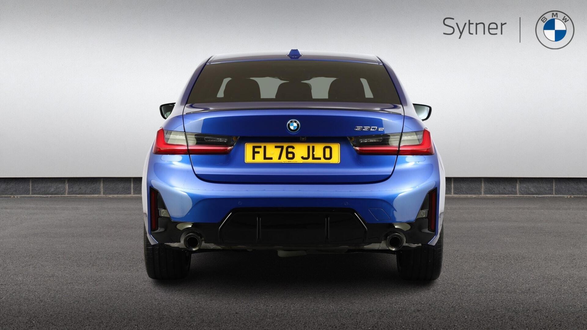 BMW 3 Series view 15