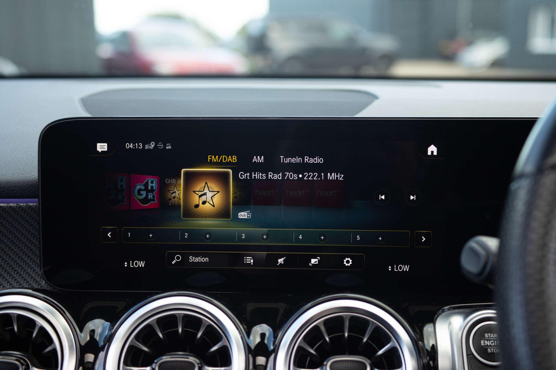 Mercedes-Benz GLB view 62