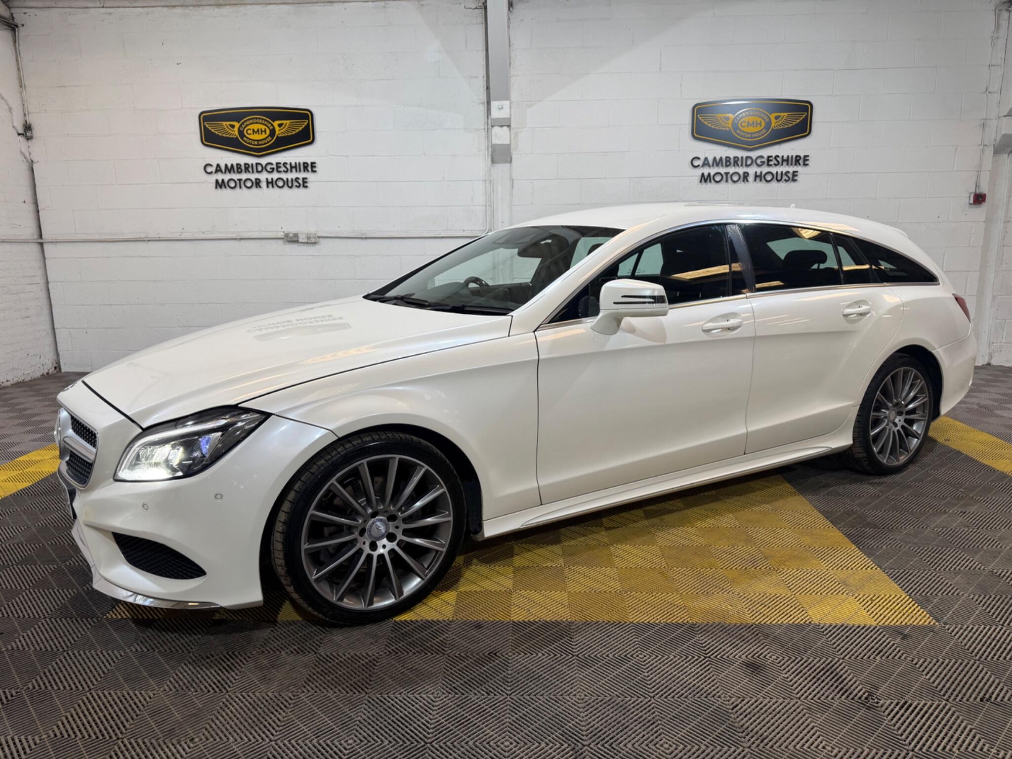 Mercedes-Benz CLS view 4