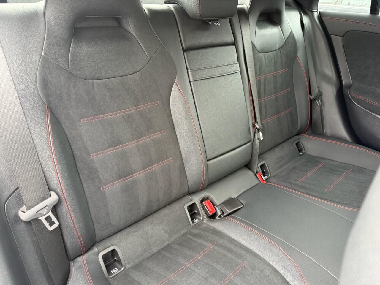Mercedes-Benz Cla view 25