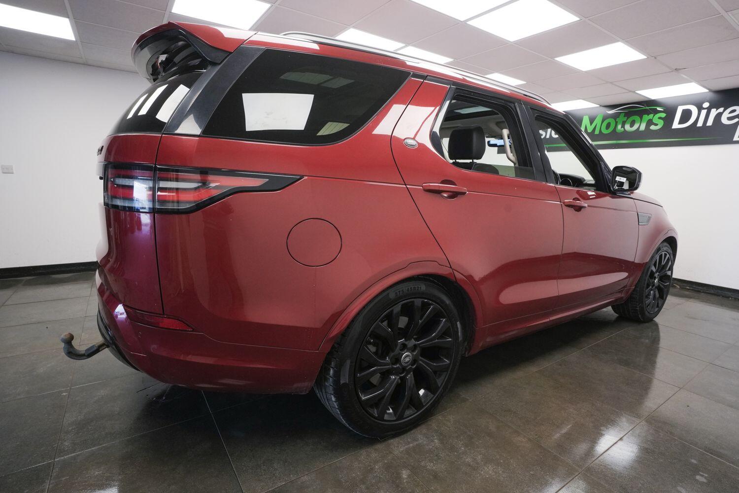 Land Rover Discovery view 3