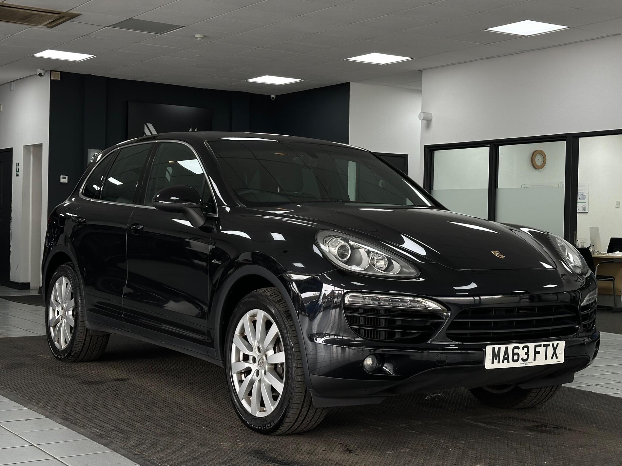 Porsche Cayenne view 3