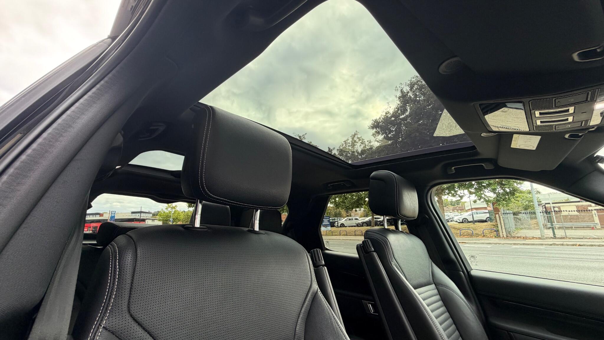 Land Rover Discovery view 33