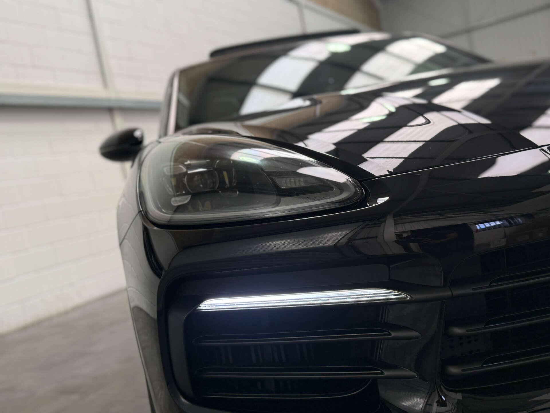 Porsche Cayenne view 11