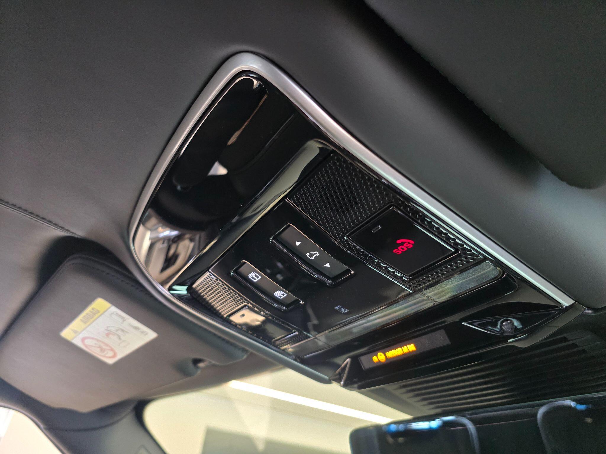 Land Rover Range Rover view 13