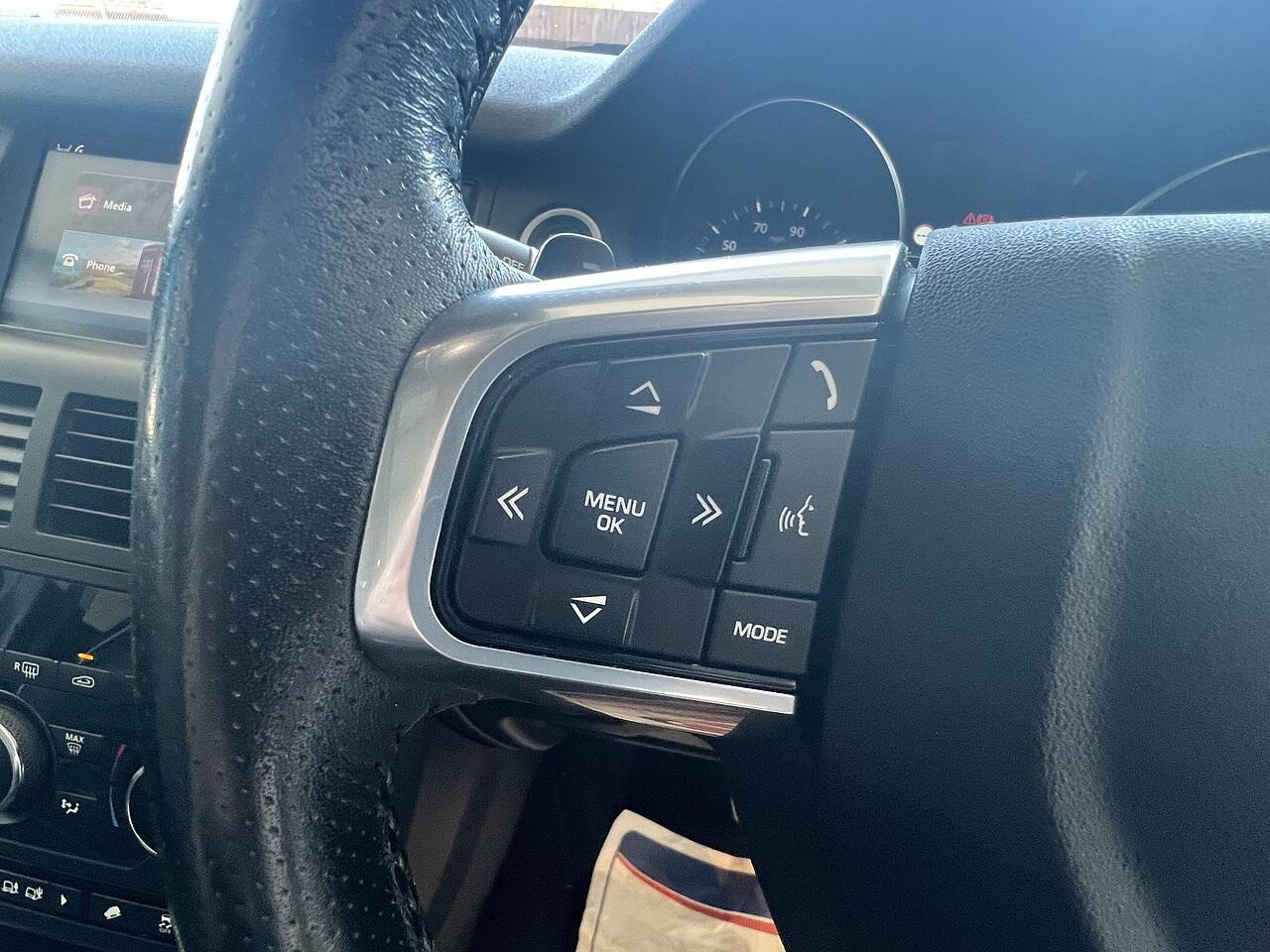 Land Rover Discovery Sport view 22