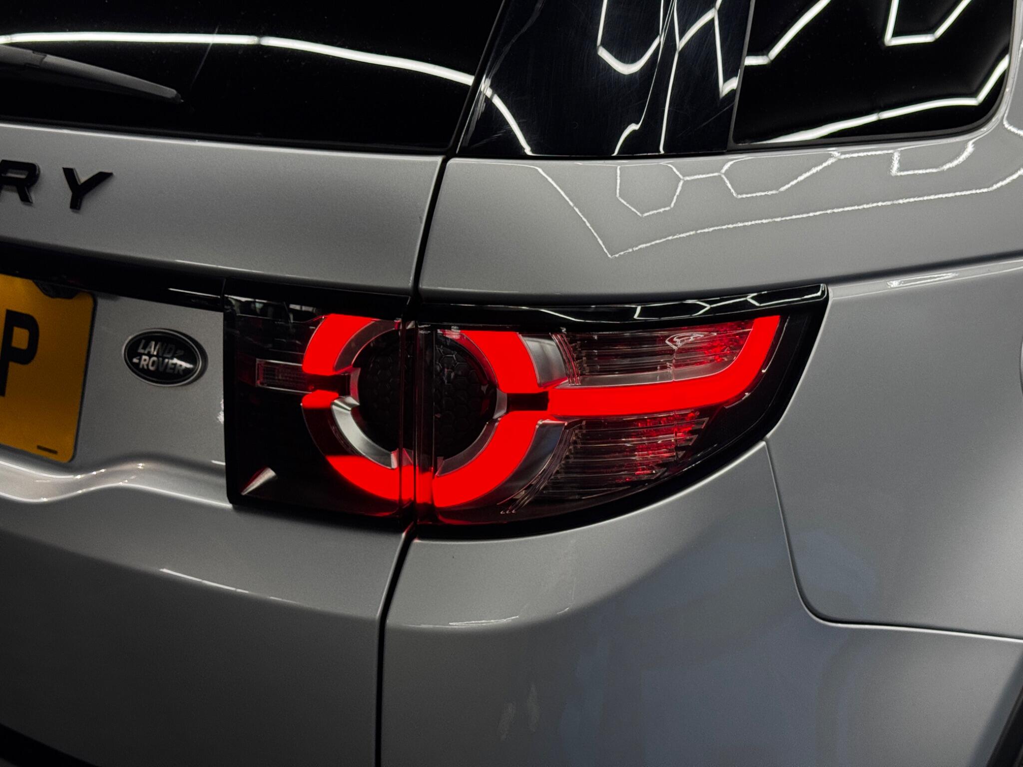 Land Rover Discovery Sport view 45