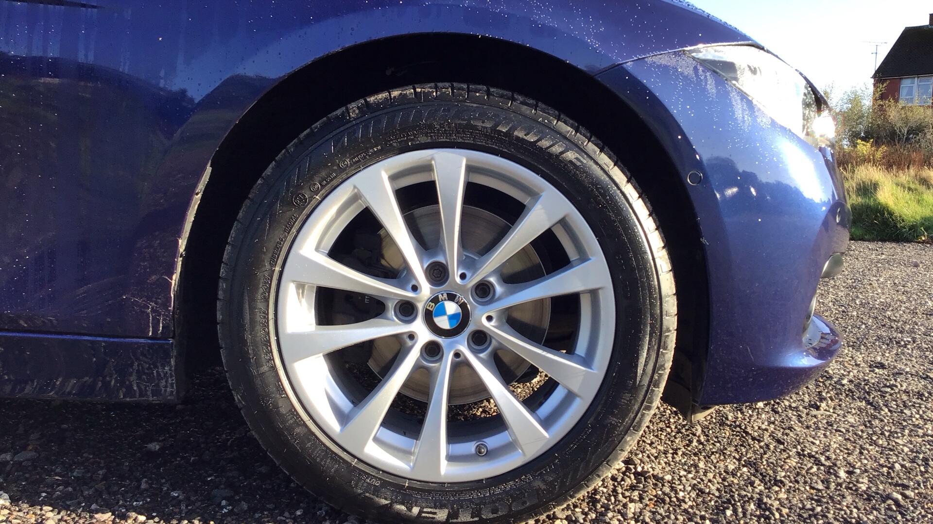 BMW 3 Series view 14