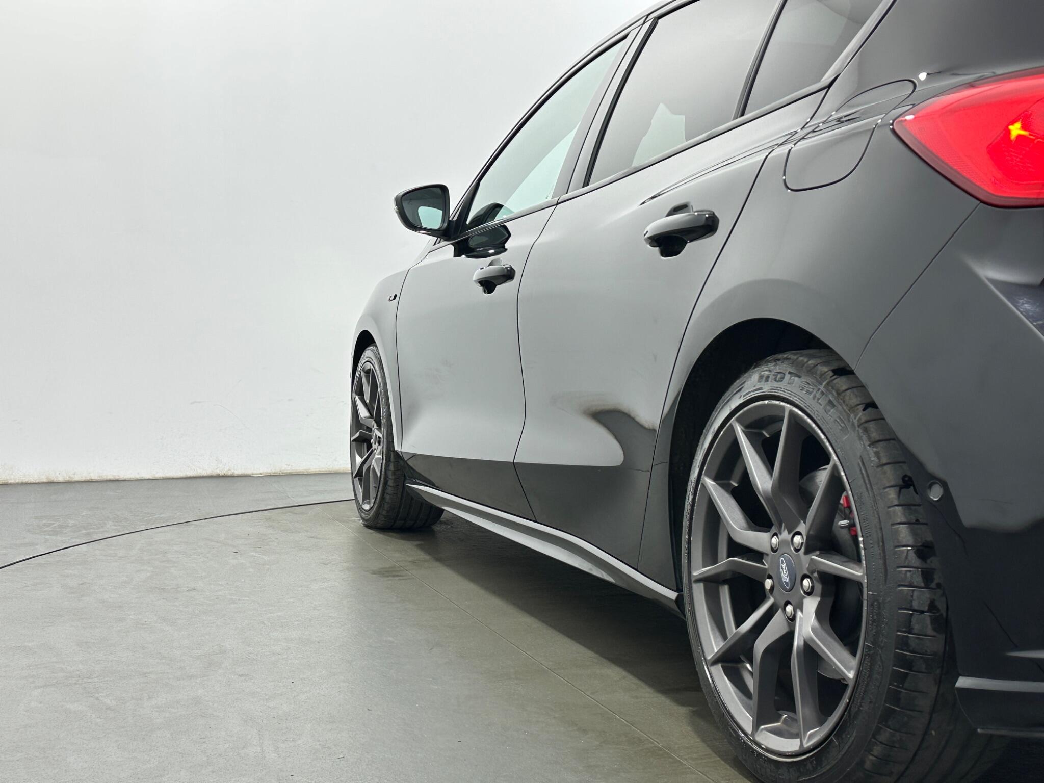 Ford Focus view 46