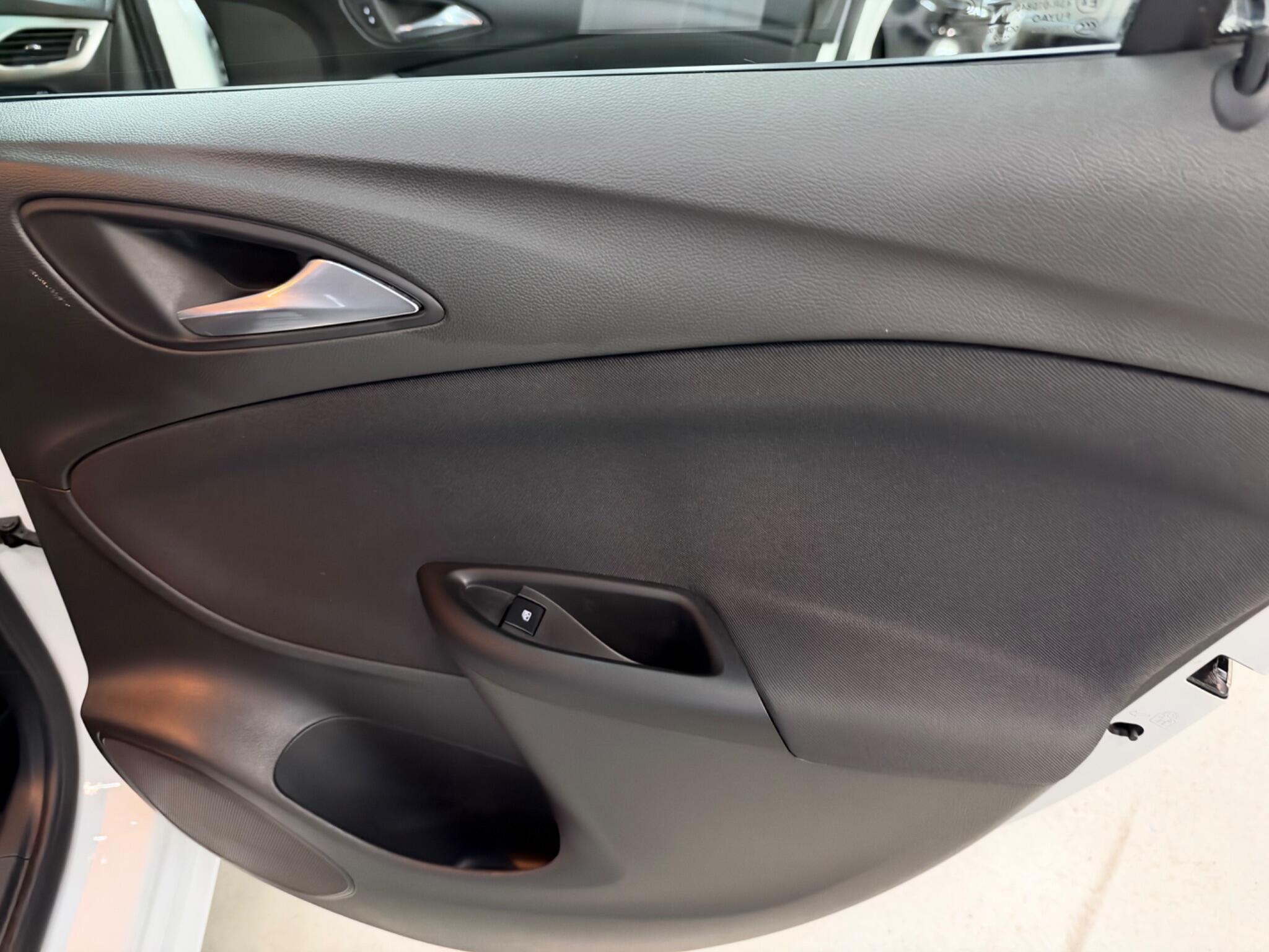 Vauxhall Astra view 23