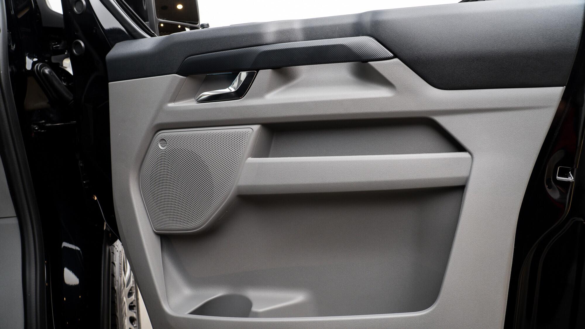 Ford Transit Custom view 35