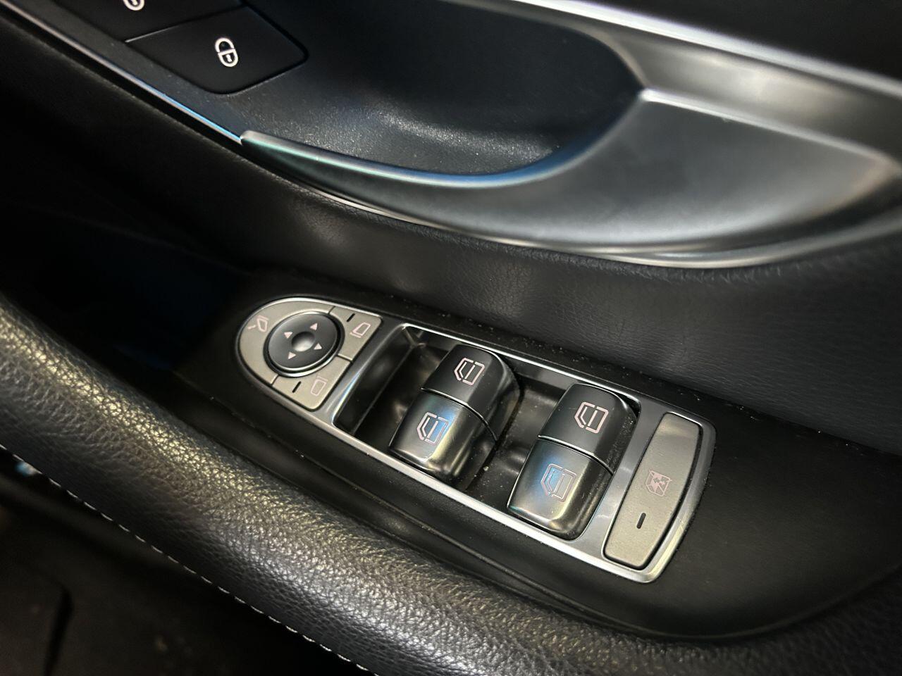 Mercedes-Benz E Class view 47