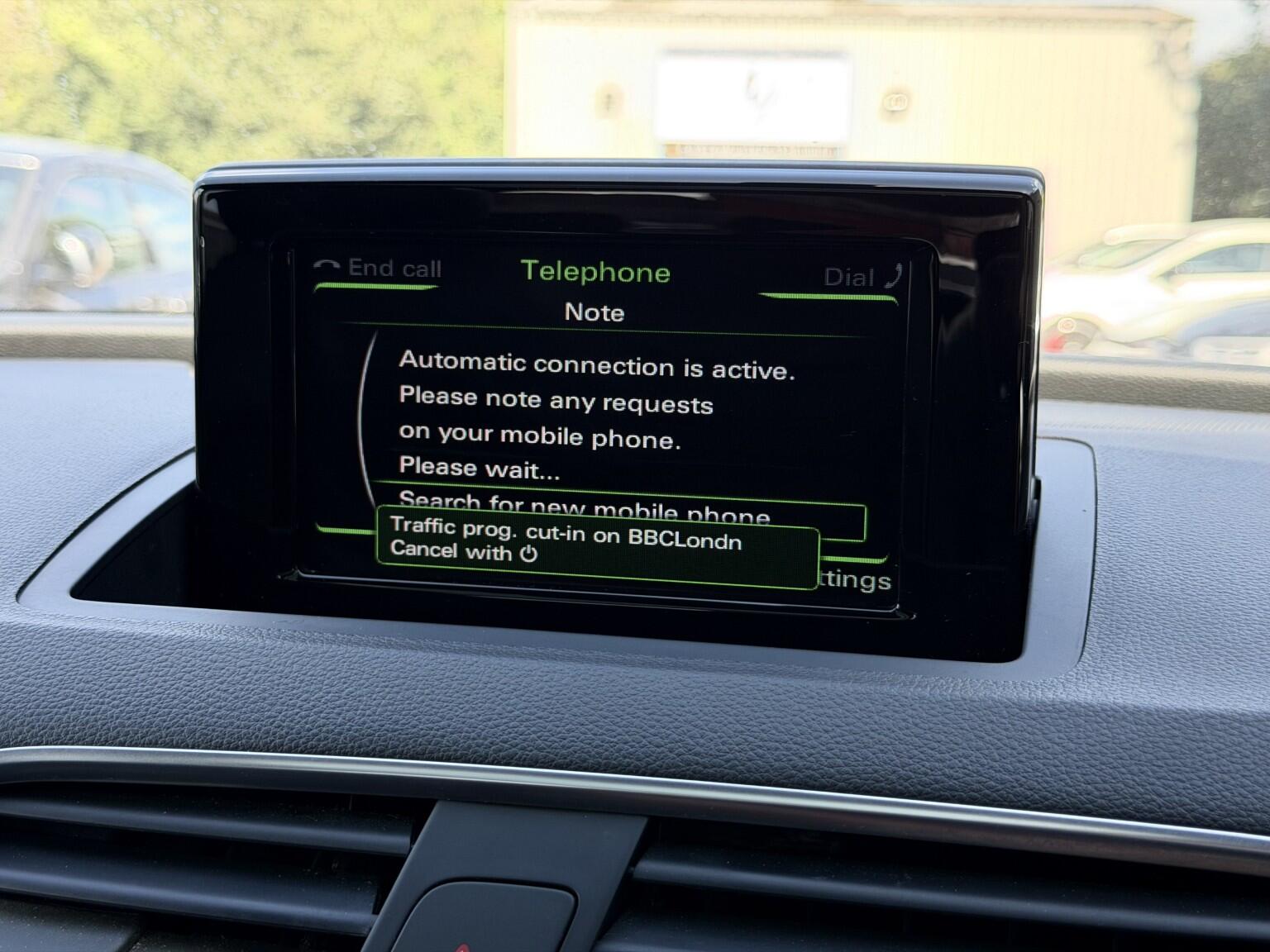Audi Q3 view 20