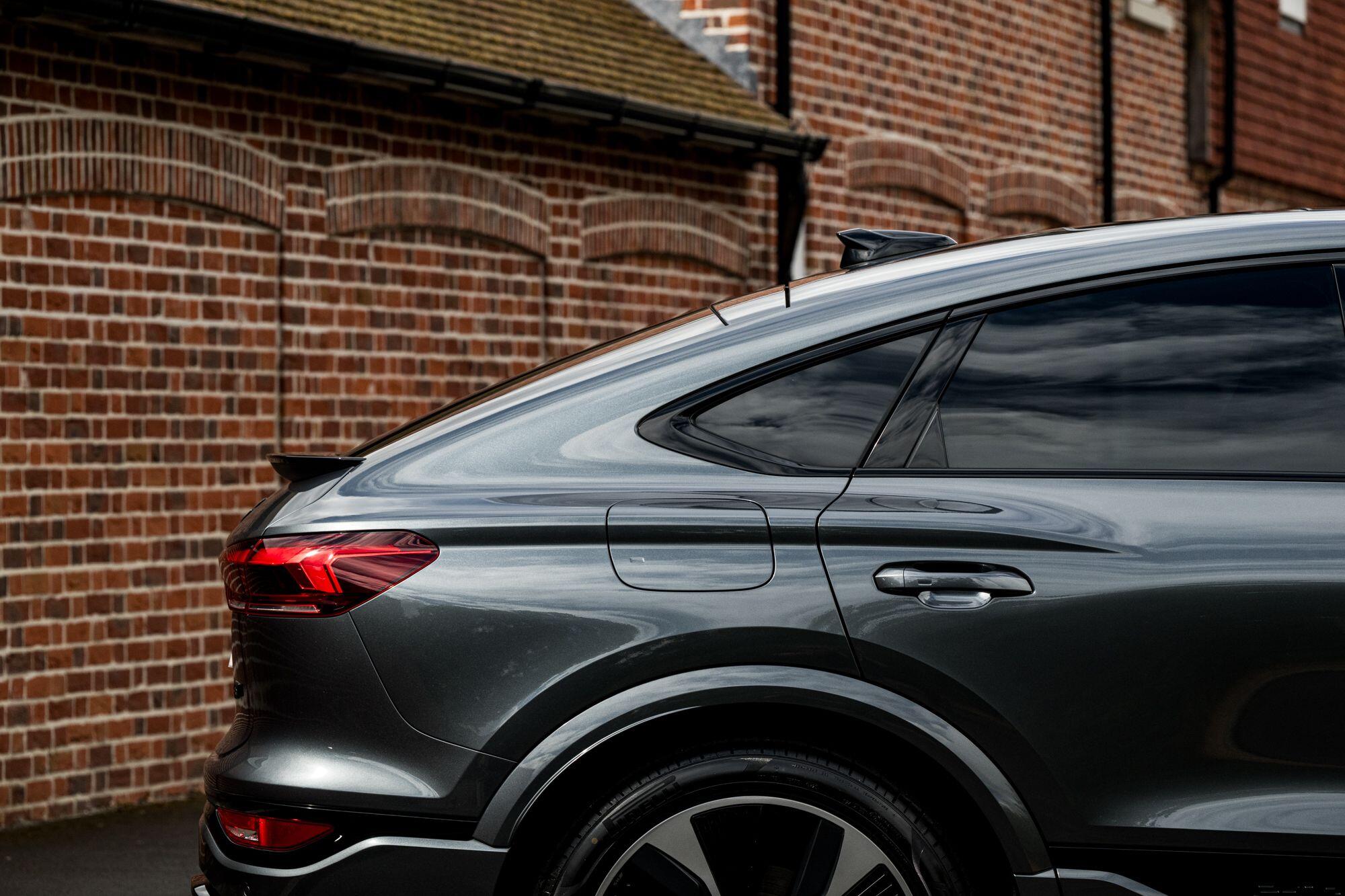 Audi SQ6 E-Tron view 22
