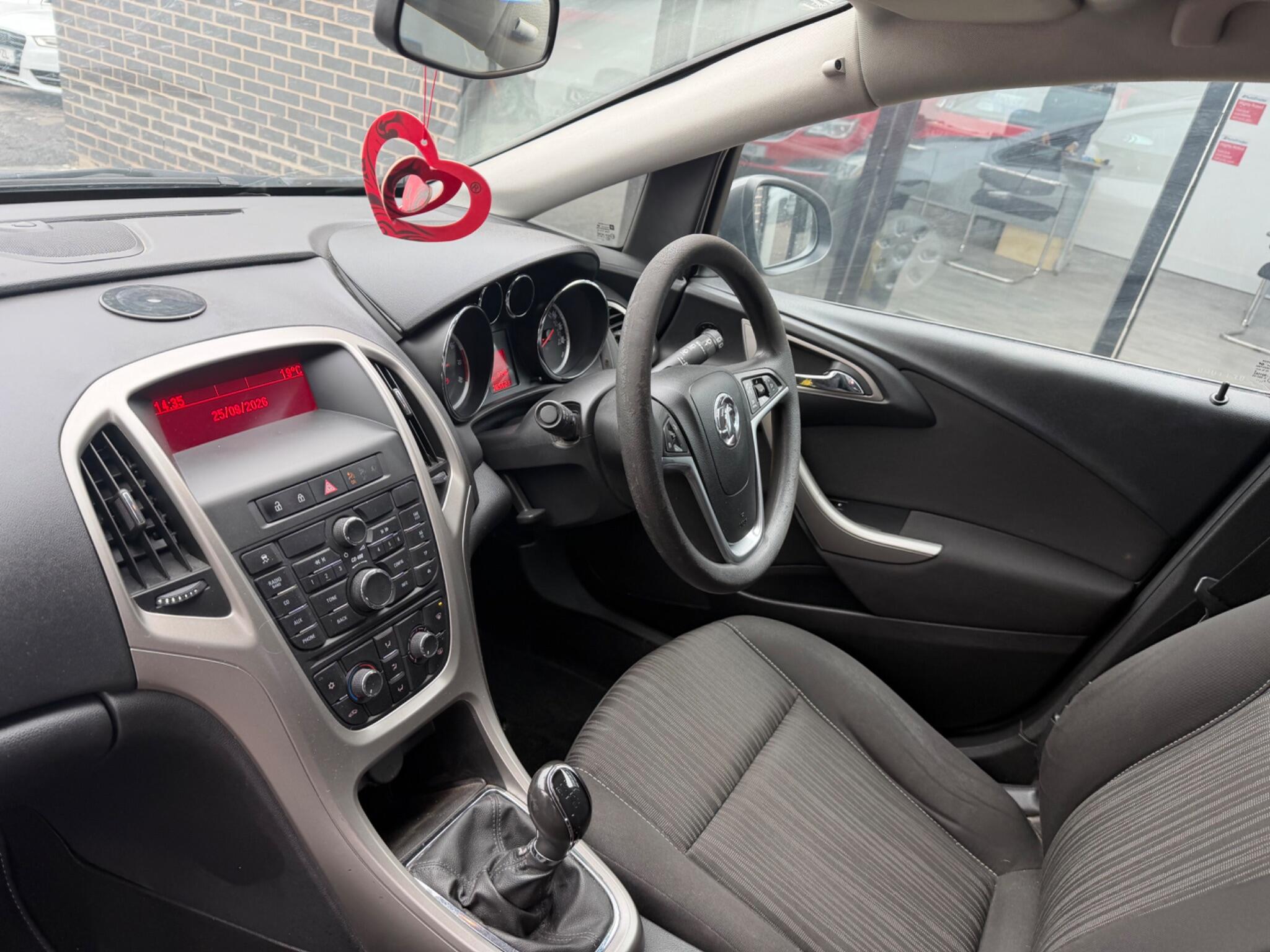 Vauxhall Astra view 16