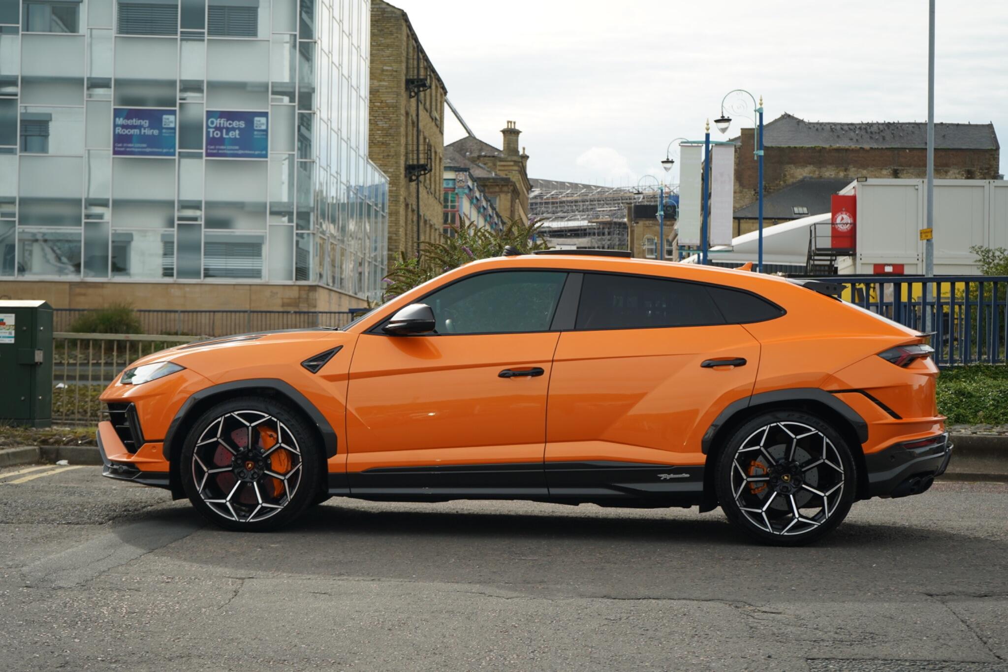 Lamborghini Urus view 11