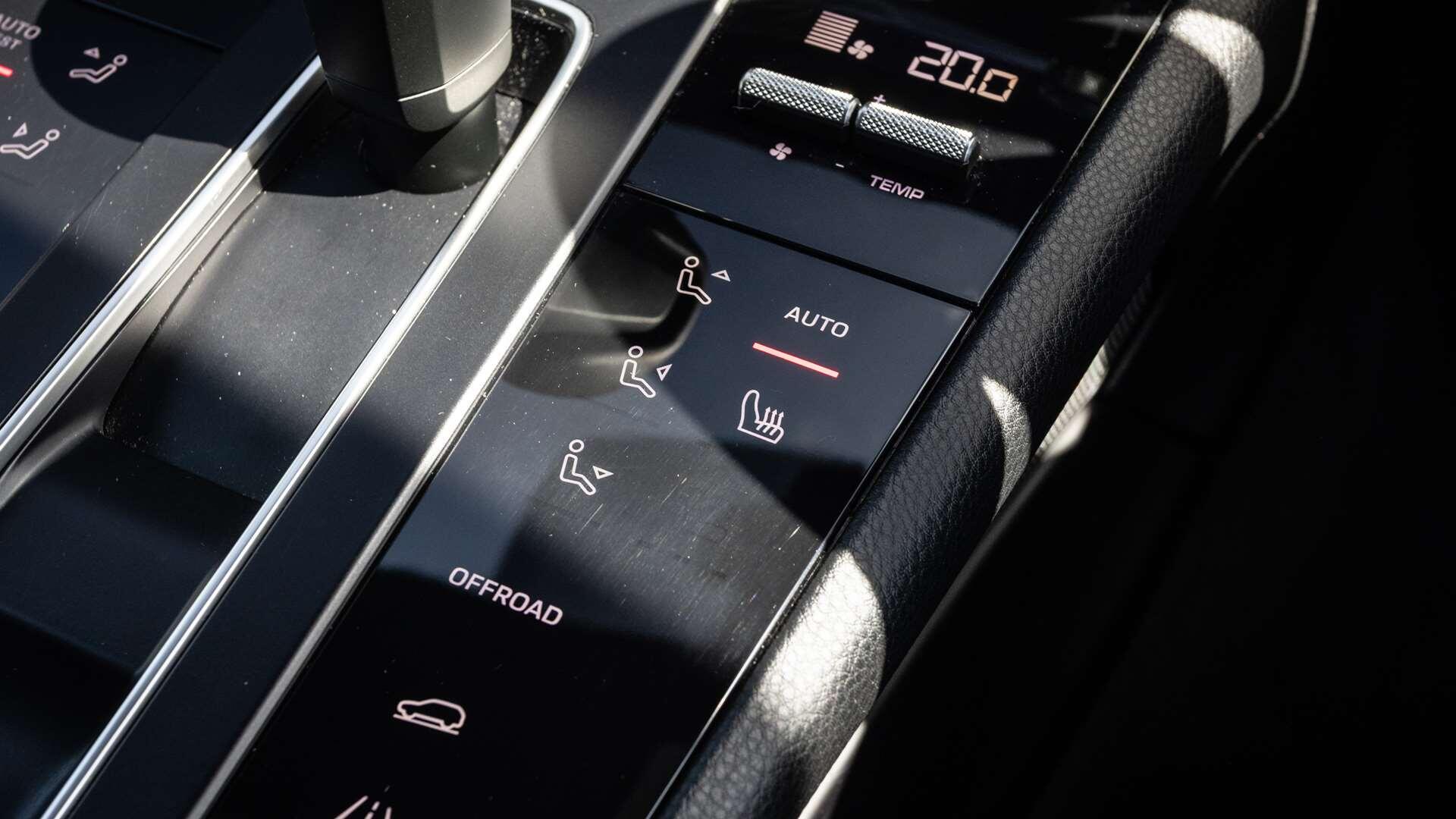Porsche Macan view 24