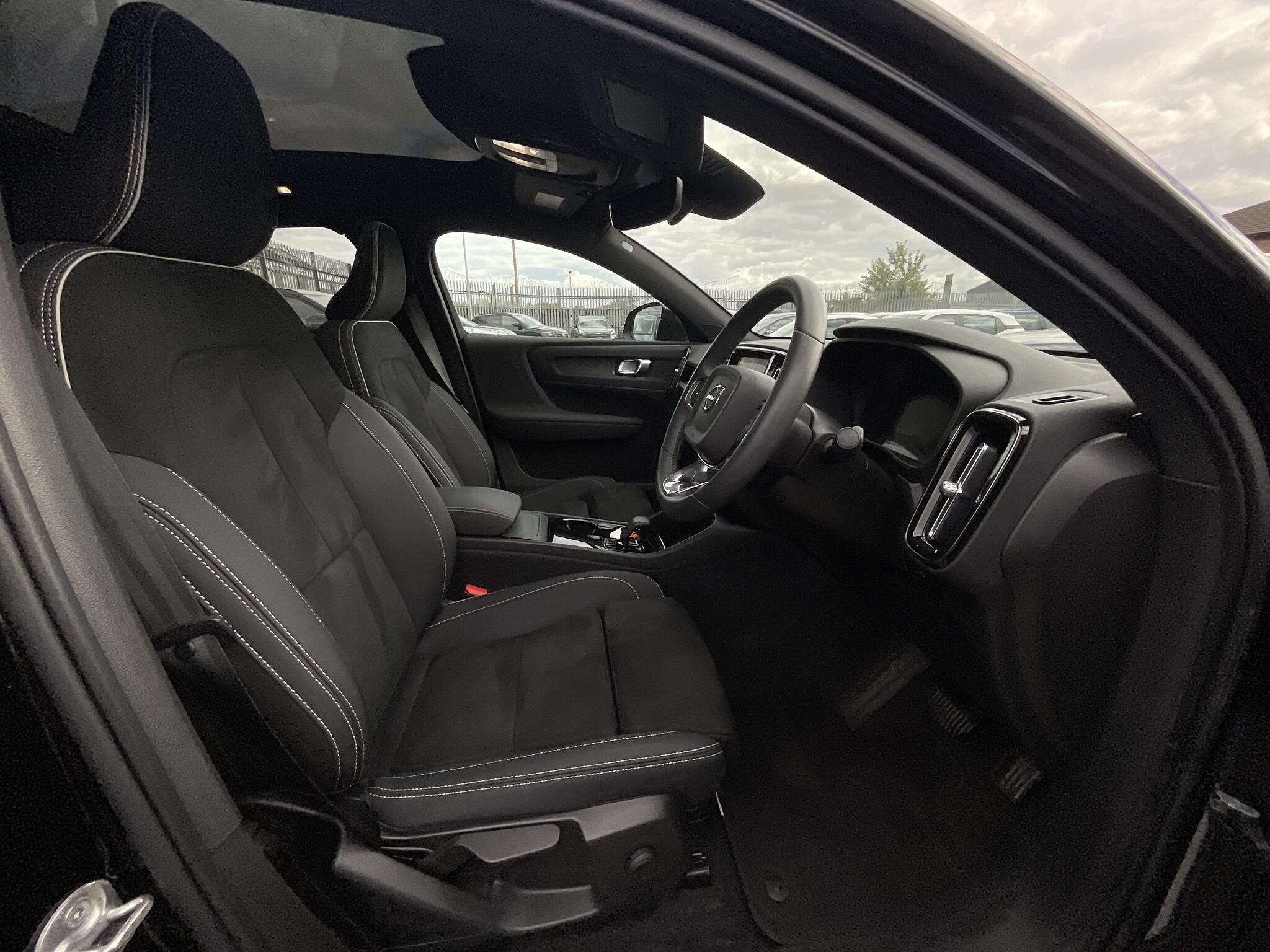 Volvo C40 view 9