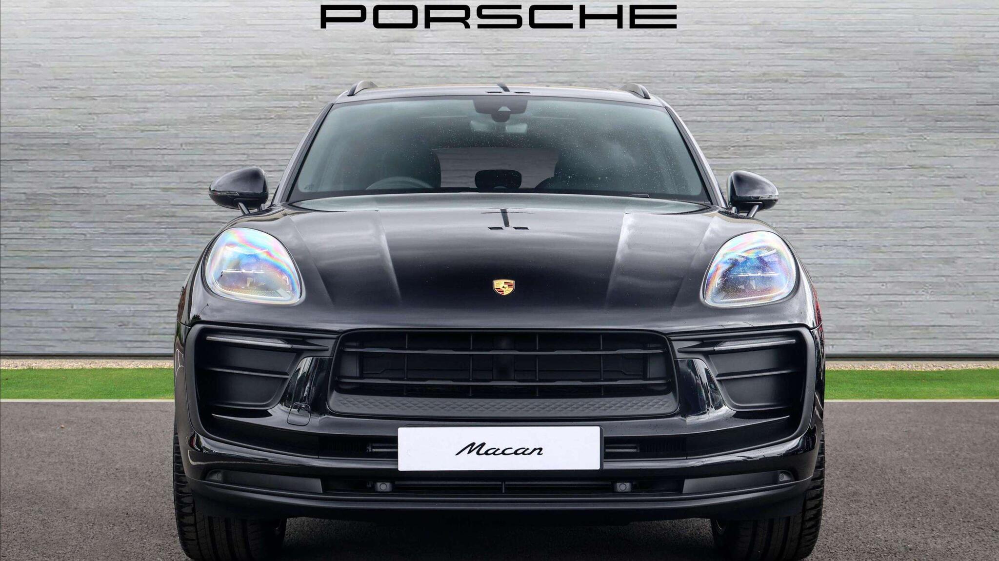 Porsche Macan view 7