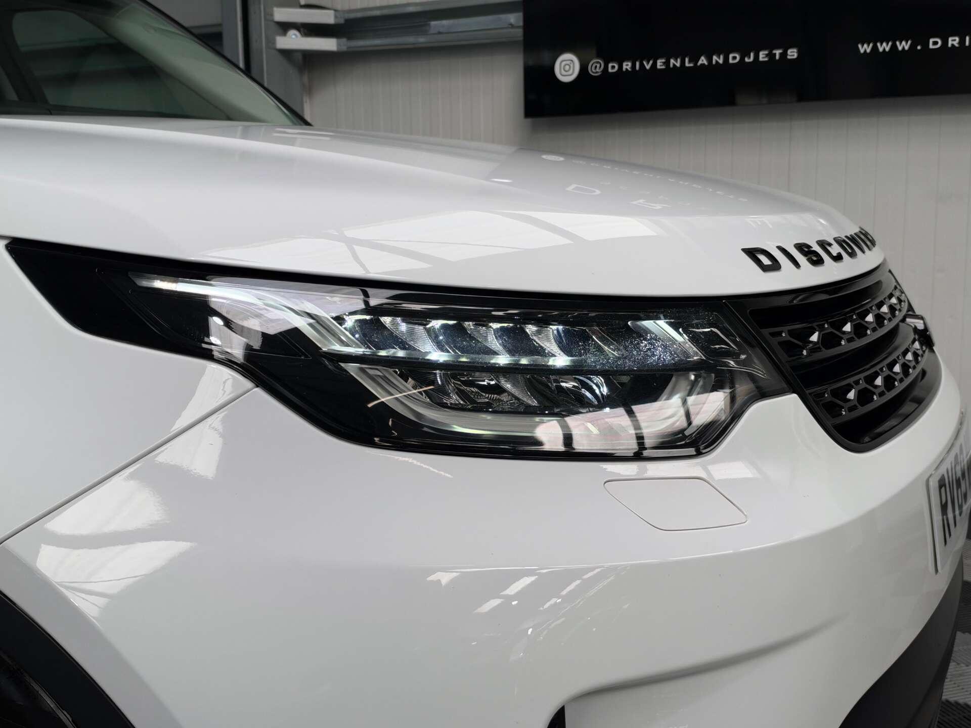 Land Rover Discovery view 11
