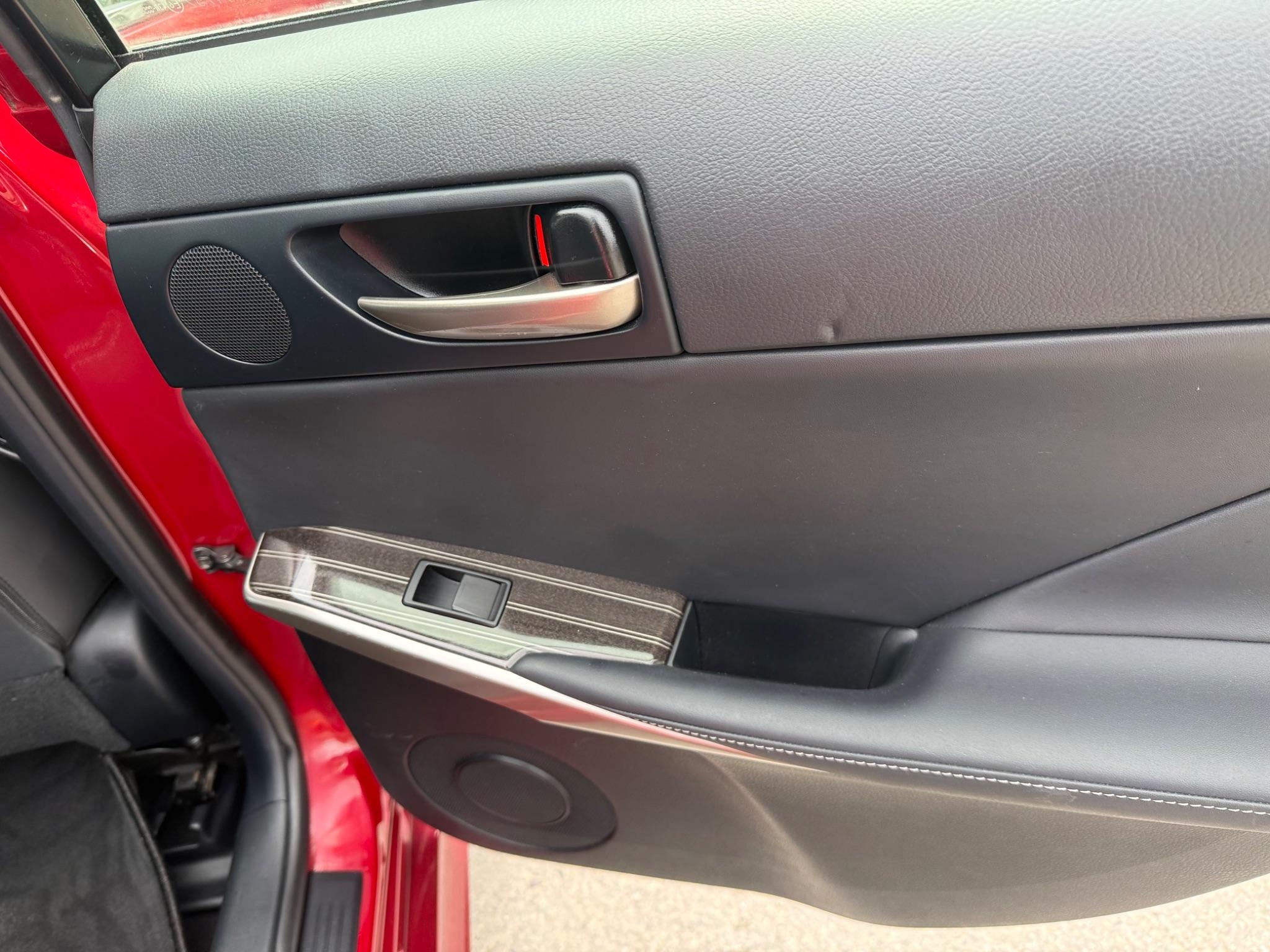 Lexus Is view 10
