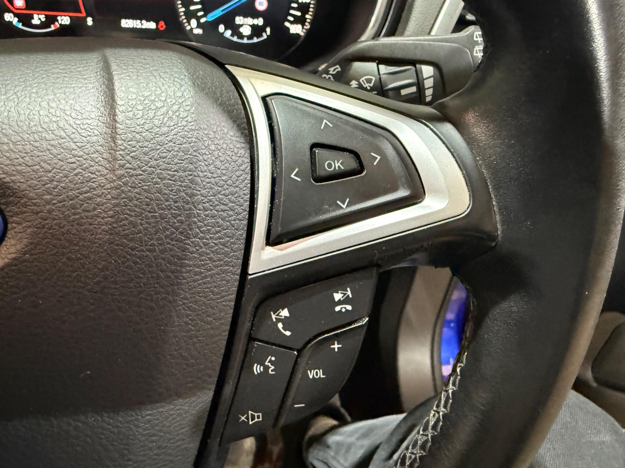 Ford Mondeo view 30