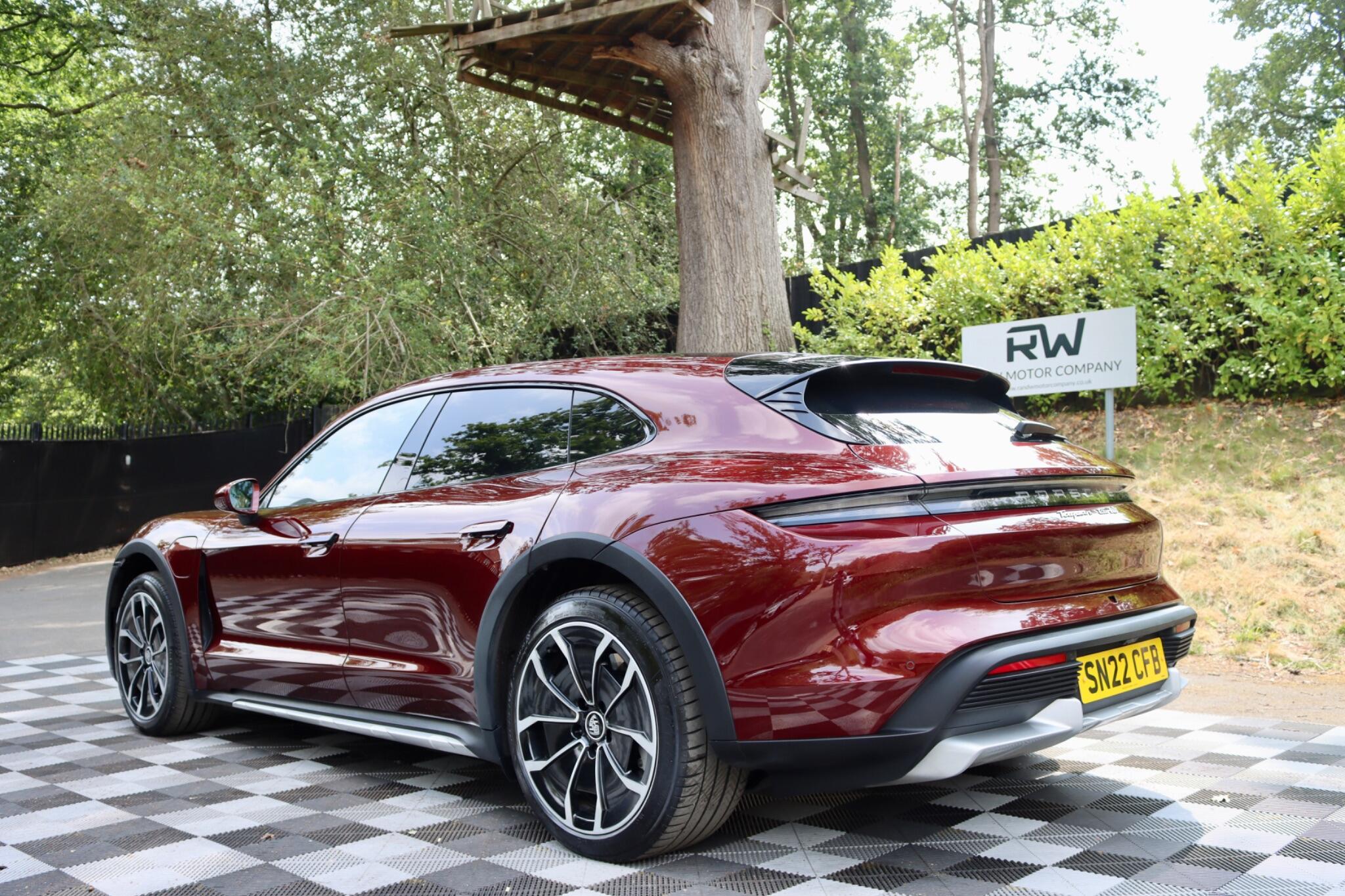 Porsche Taycan view 10