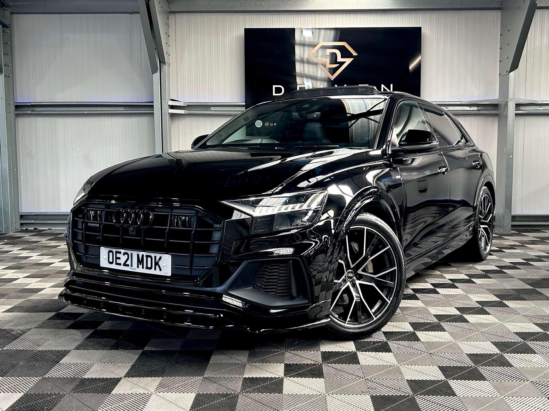 Audi Q8 view 5