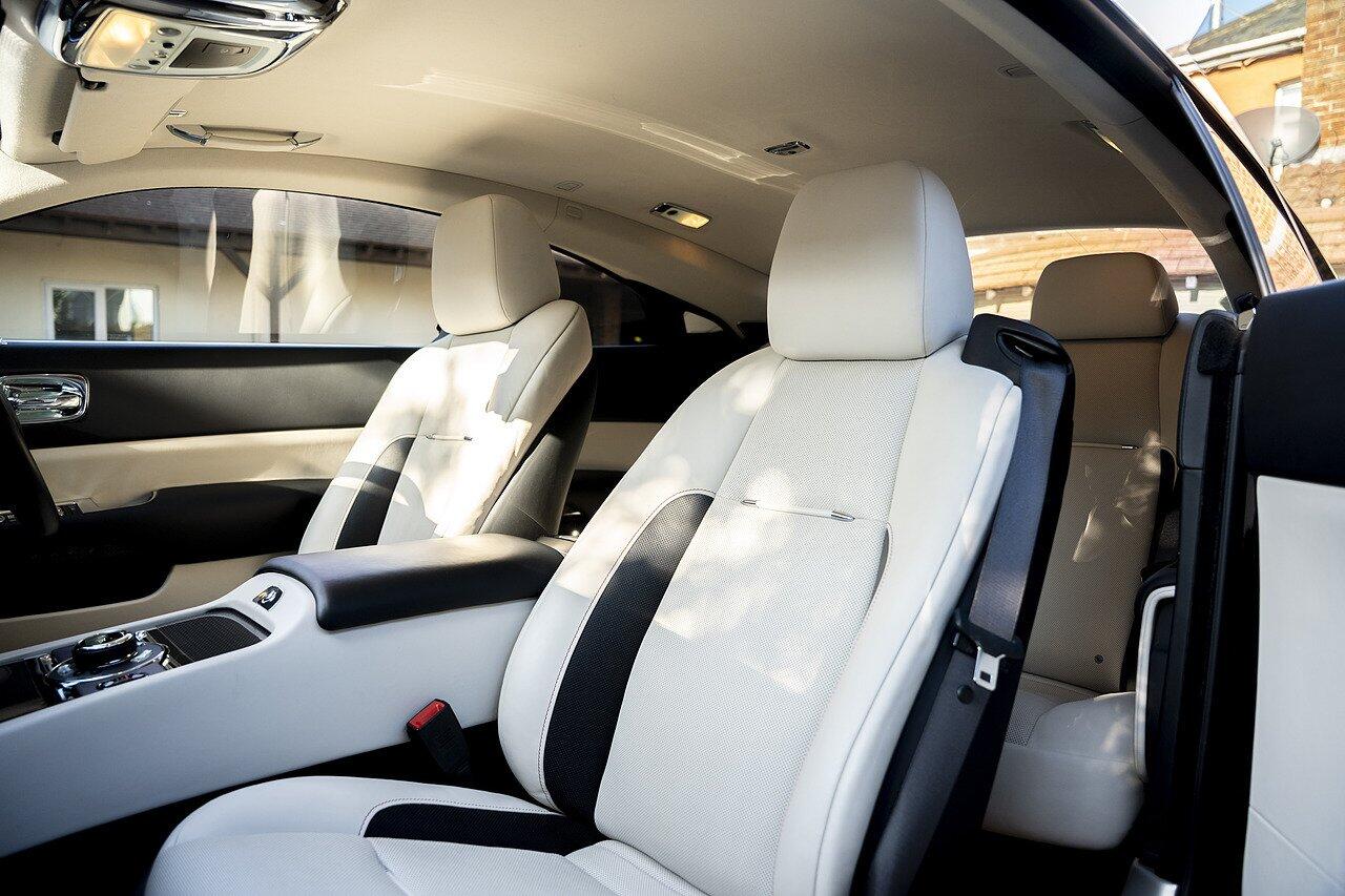 Rolls-Royce Wraith view 12