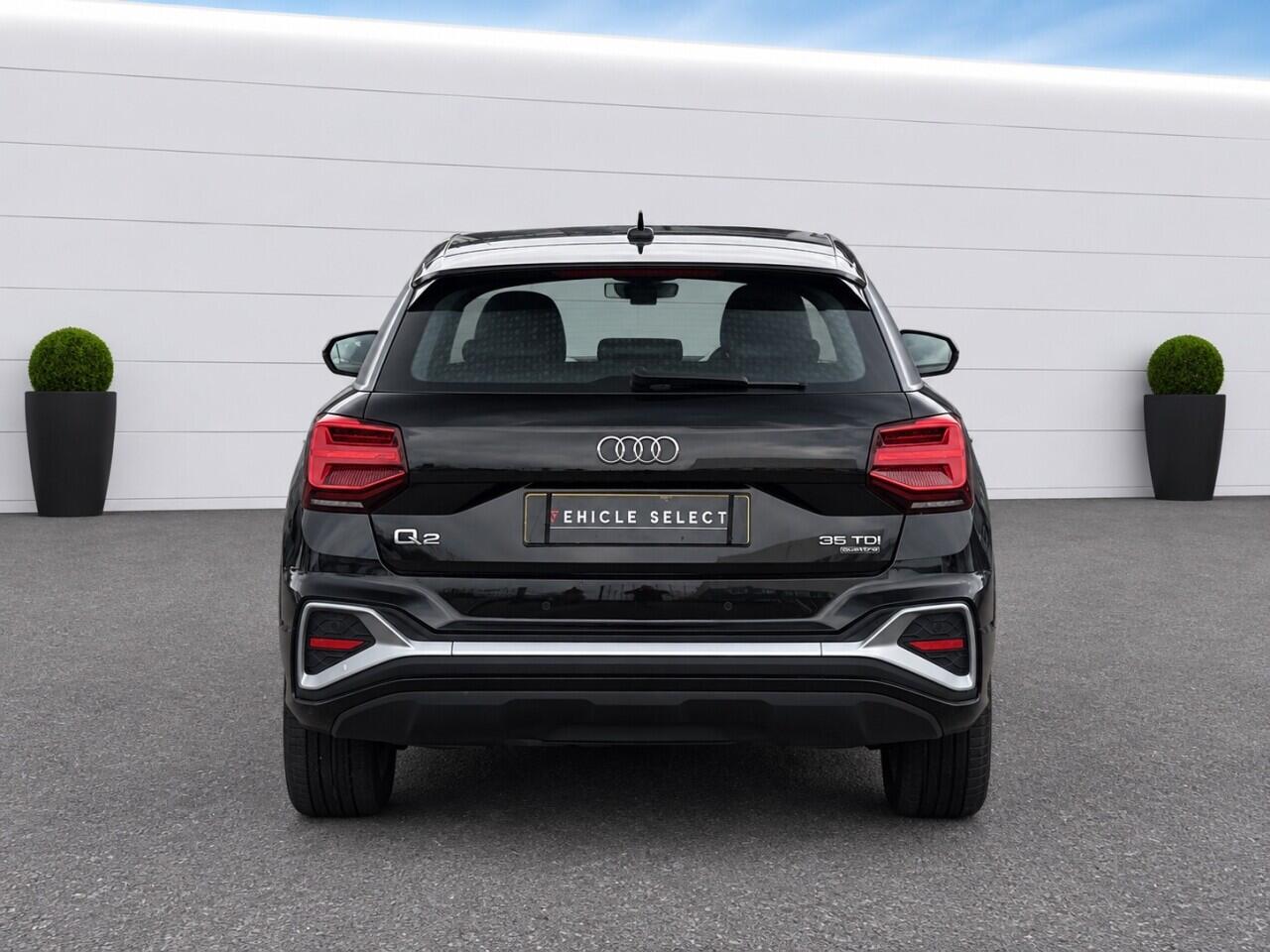 Audi Q2 view 9