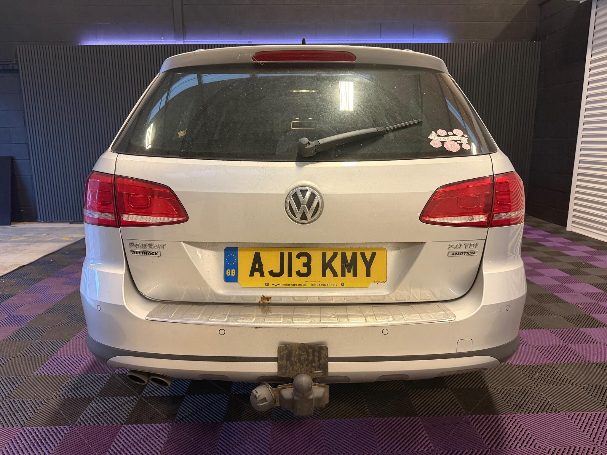 Volkswagen Passat view 20