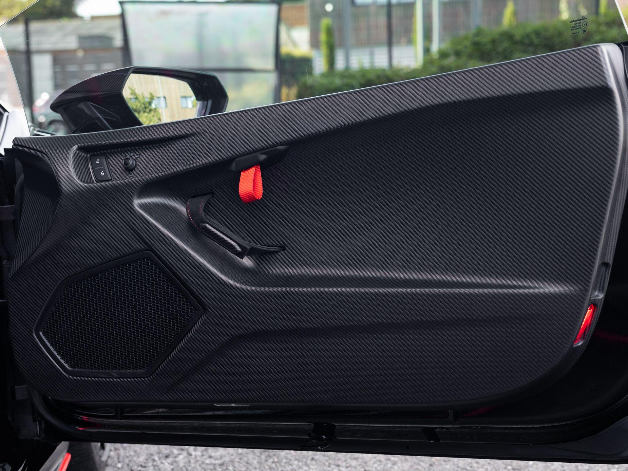 Lamborghini Huracan view 22