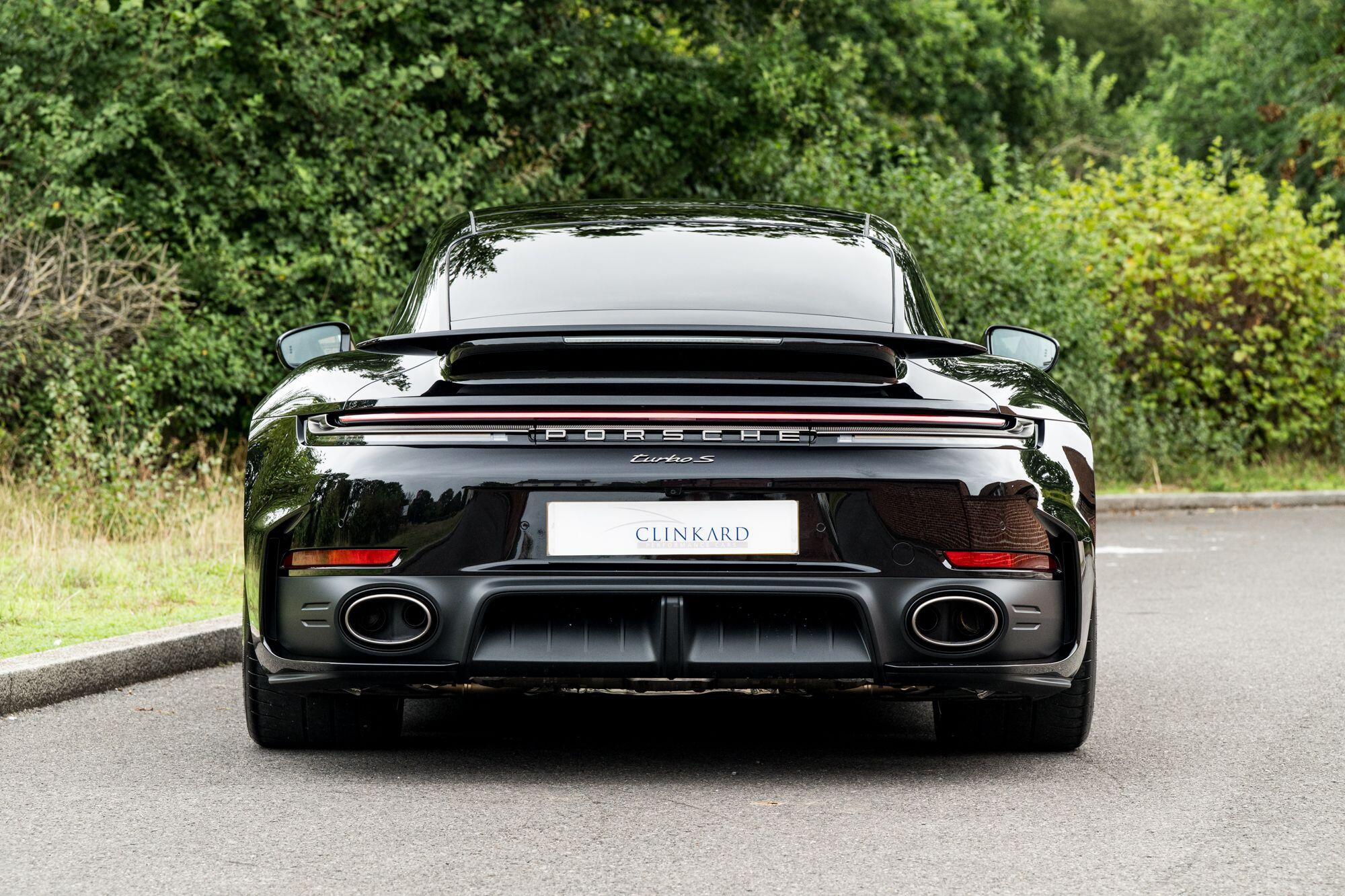 Porsche 911 view 6