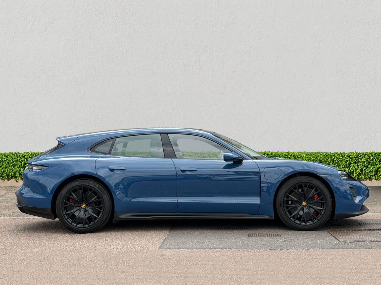 Porsche Taycan view 9