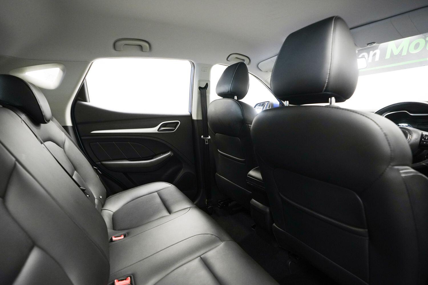 MG ZS view 13