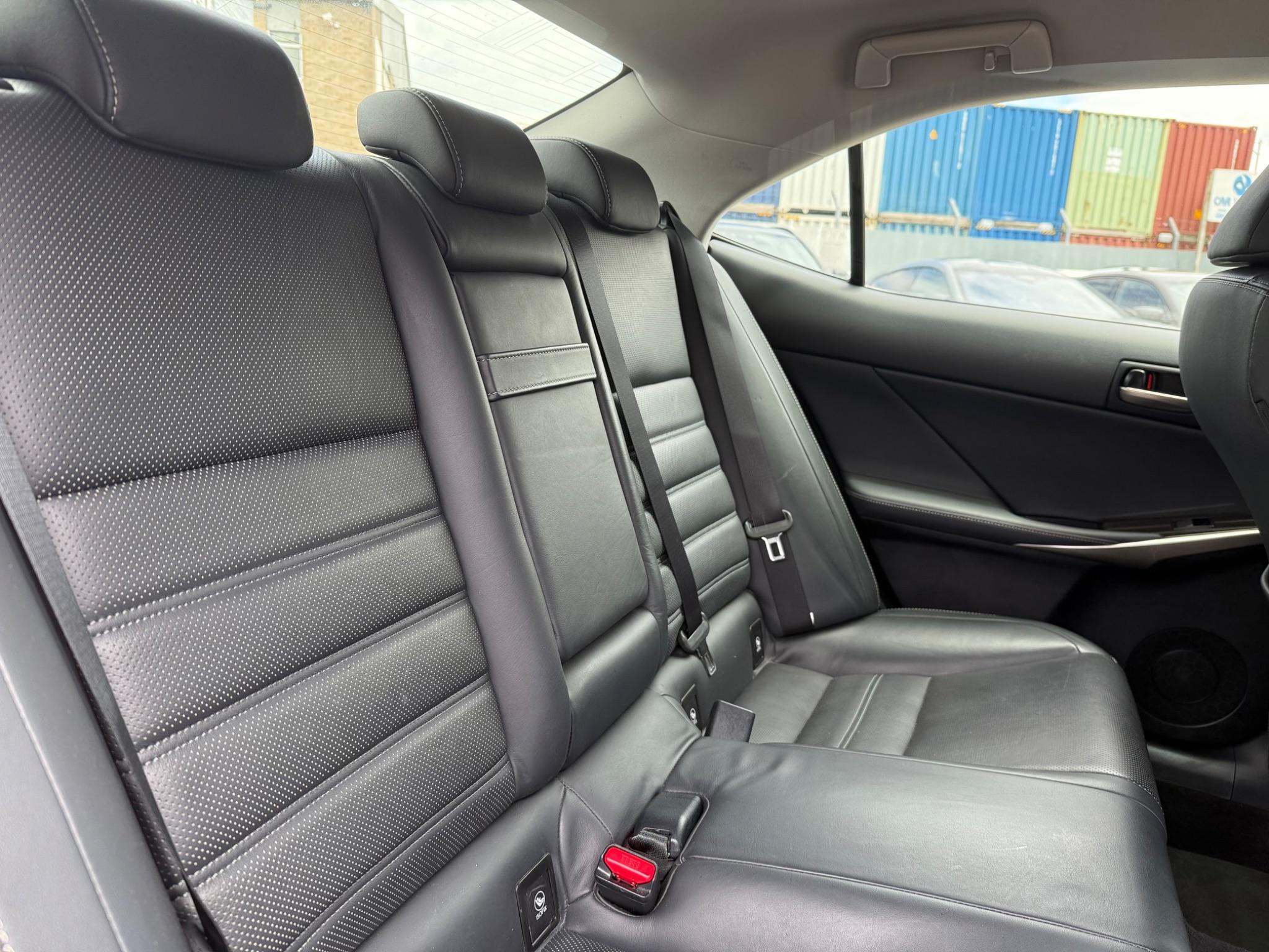 Lexus Is view 15
