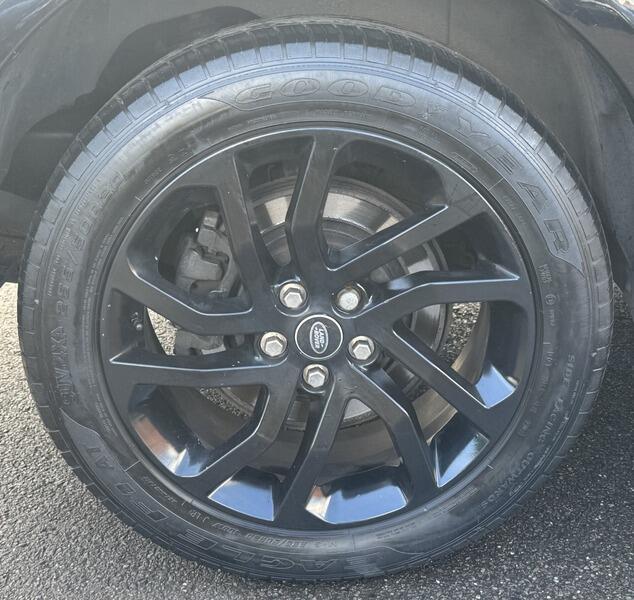 Land Rover Discovery view 24