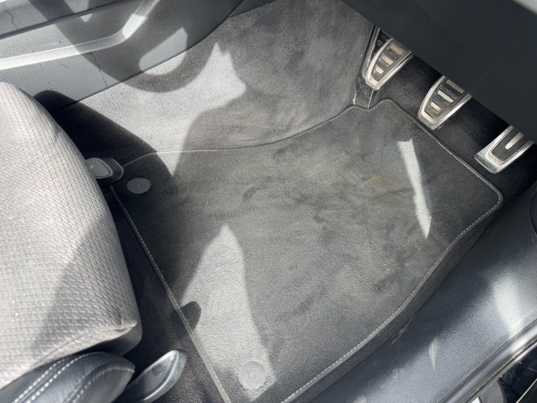 Audi A4 view 78