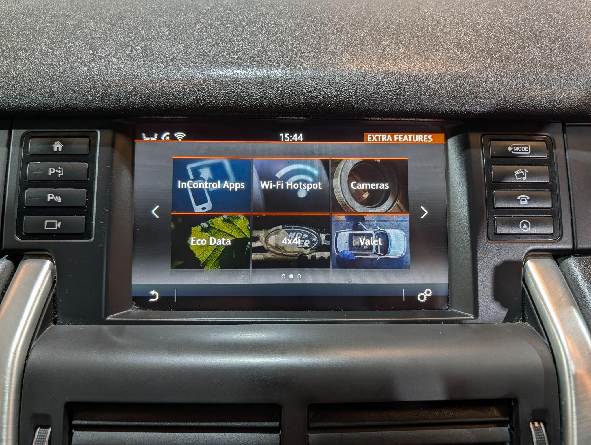 Land Rover Discovery Sport view 55