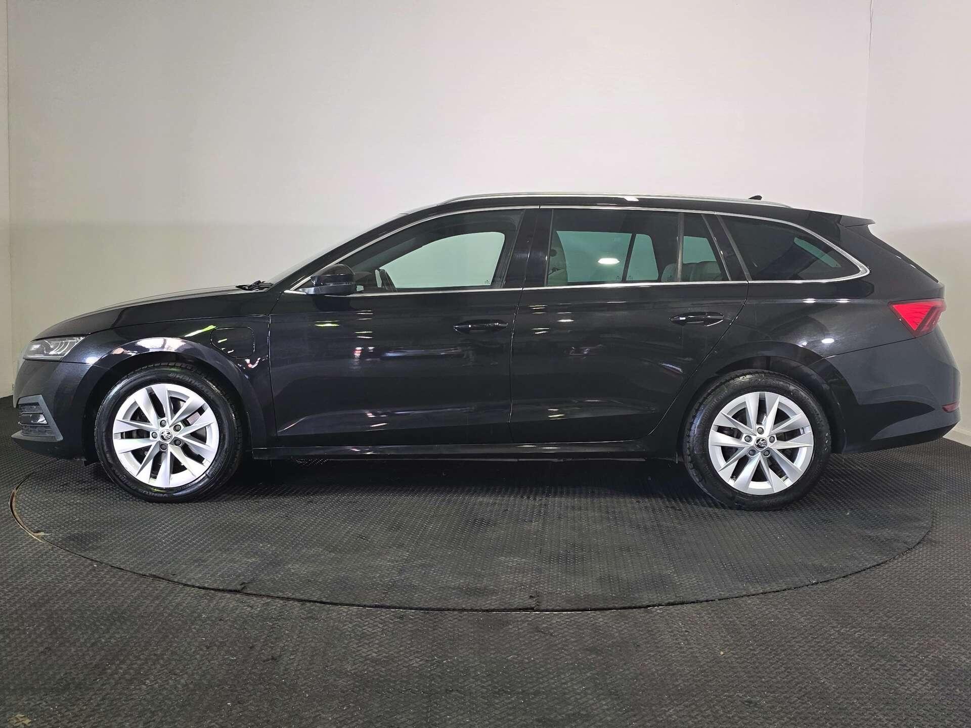 Skoda Octavia view 4