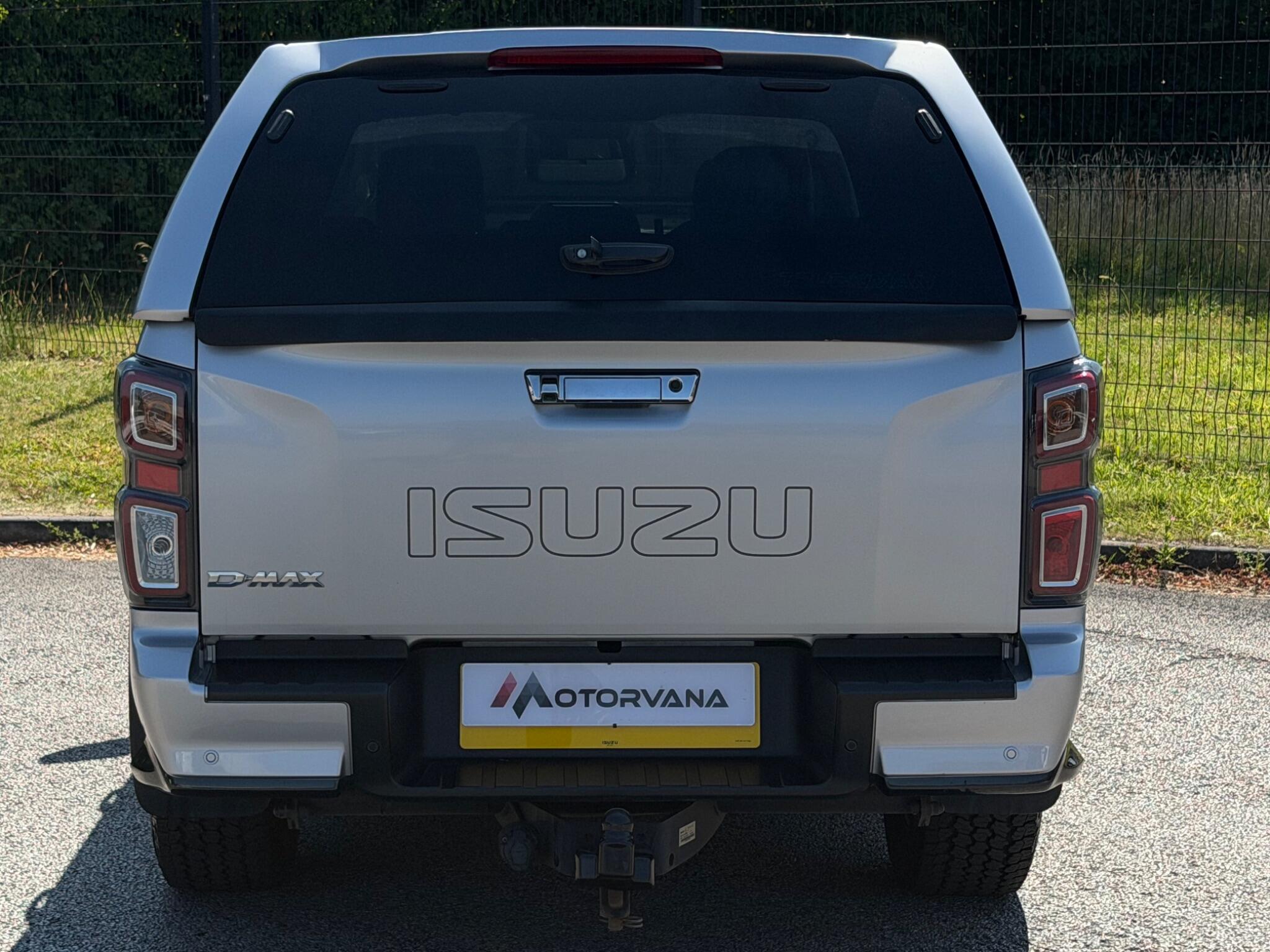 Isuzu D-Max view 13