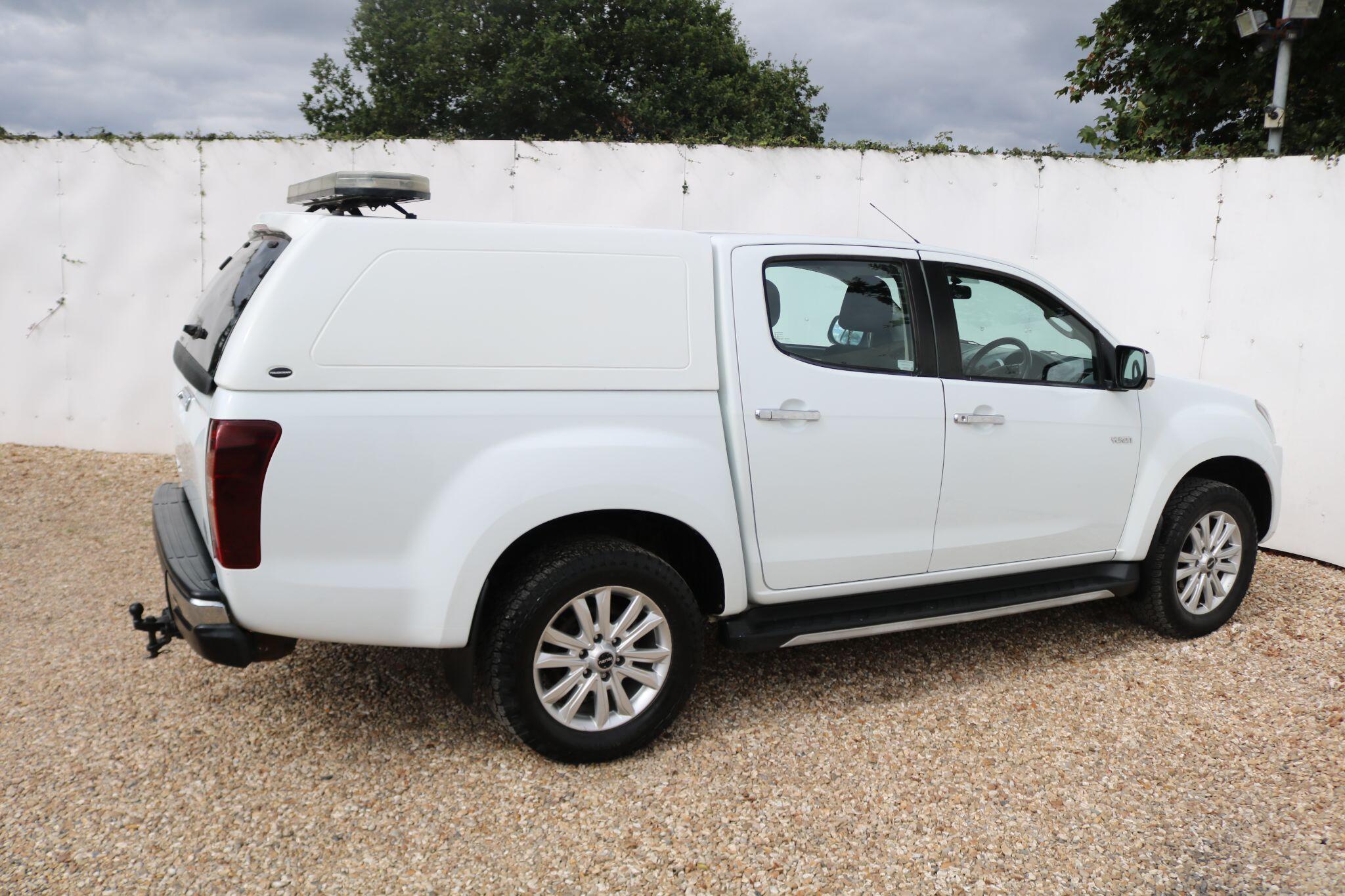 Isuzu D-Max view 22