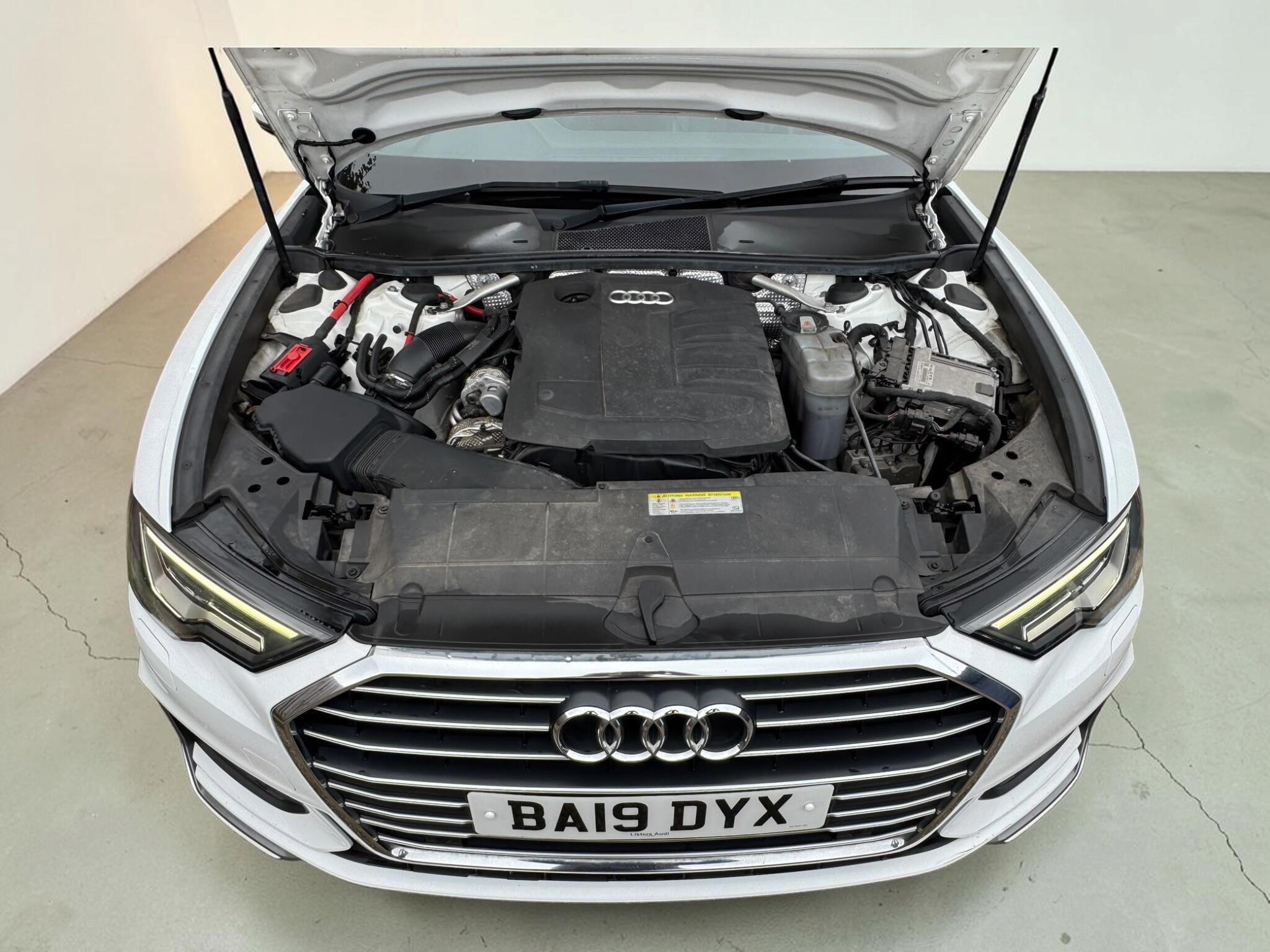 Audi A6 view 32