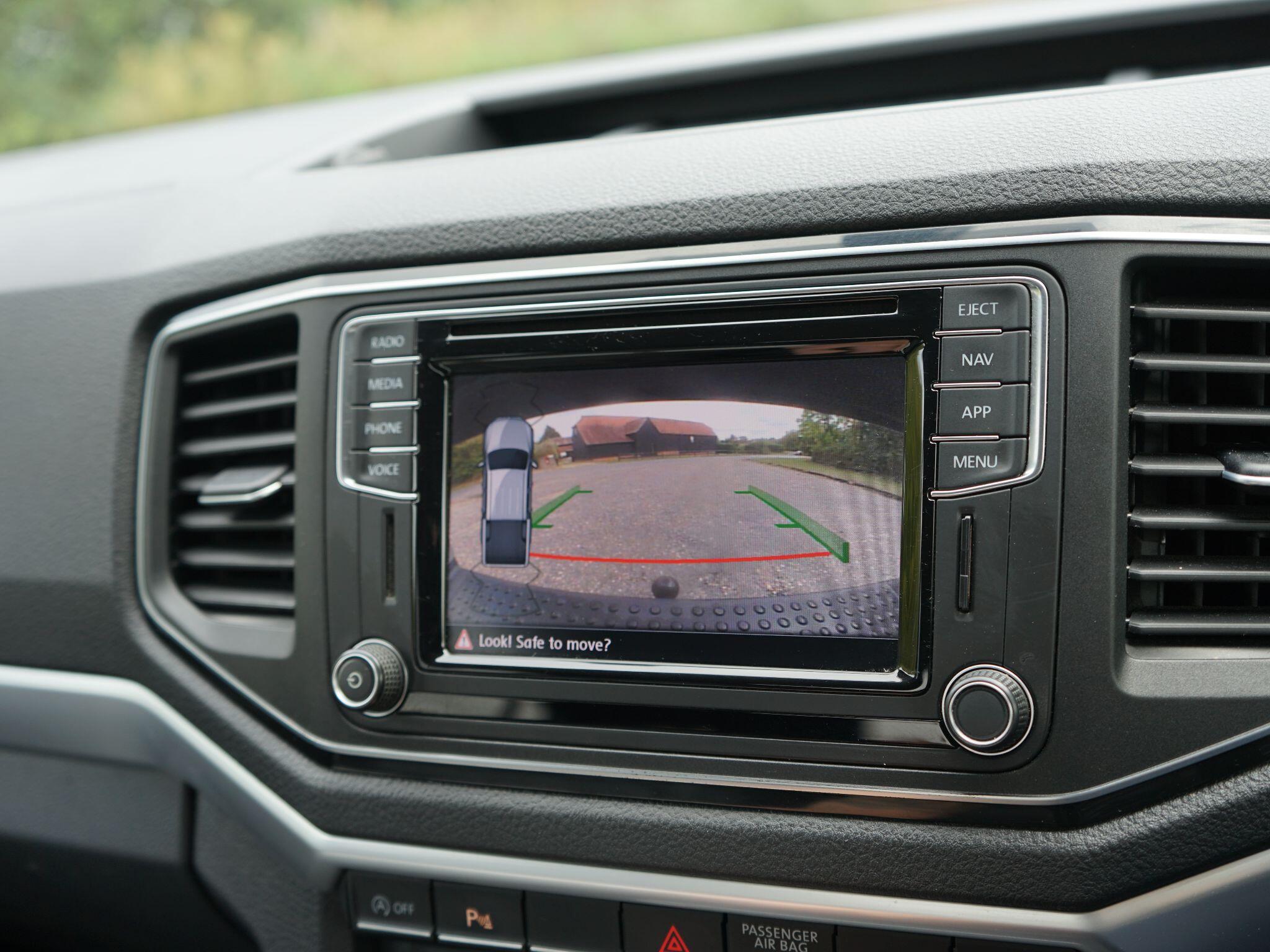 Volkswagen Amarok view 24