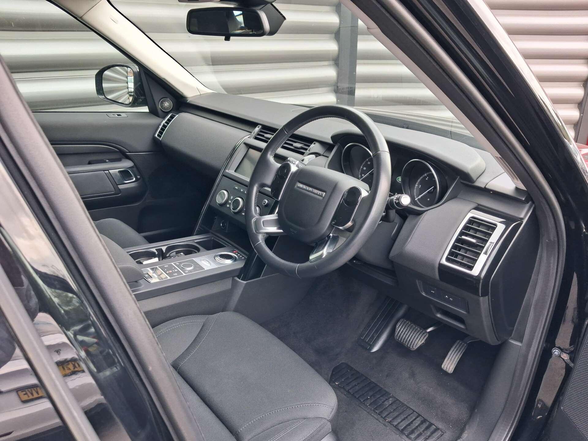Land Rover Discovery view 33