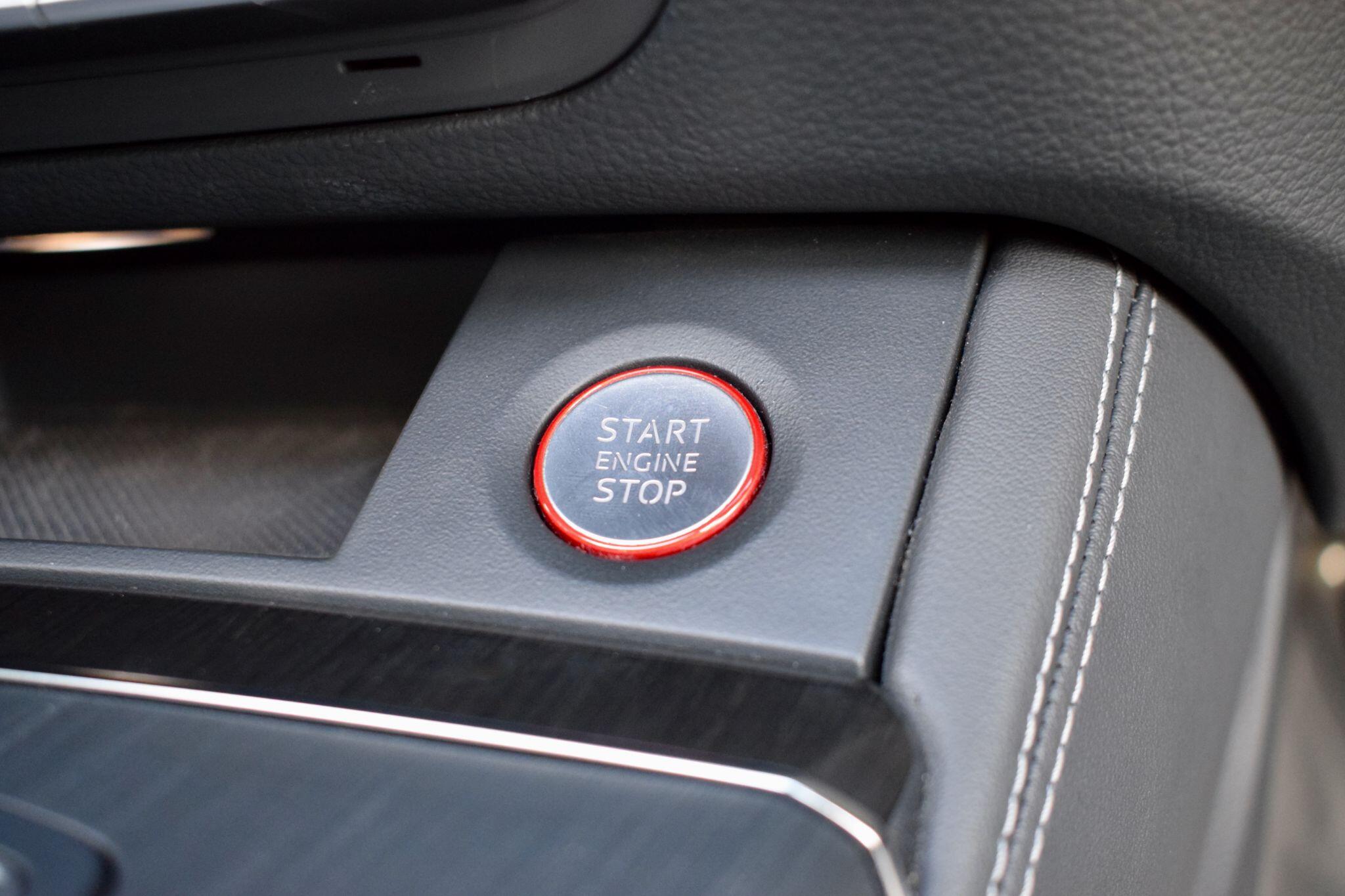 Audi SQ5 view 16