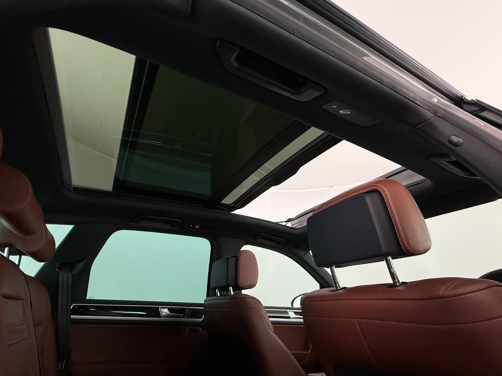Volkswagen Touareg view 31
