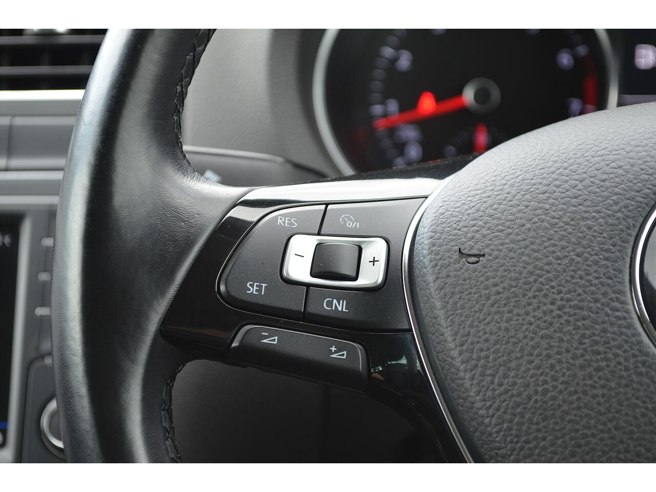 Volkswagen Polo view 43