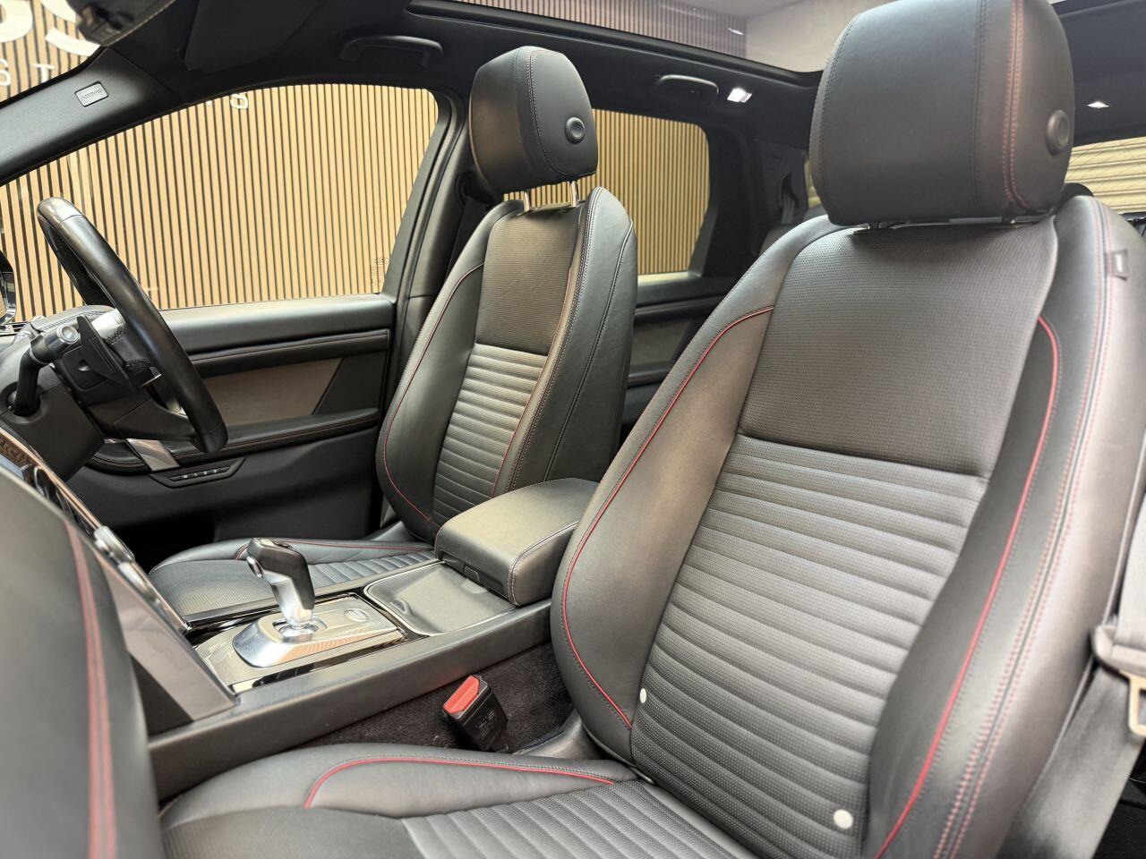 Land Rover Discovery Sport view 22