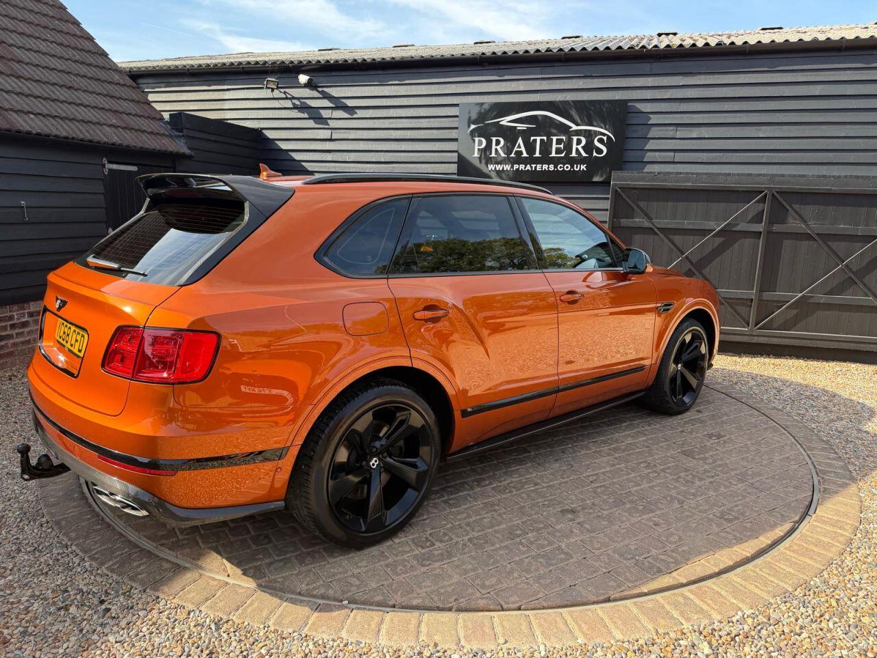 Bentley Bentayga view 35